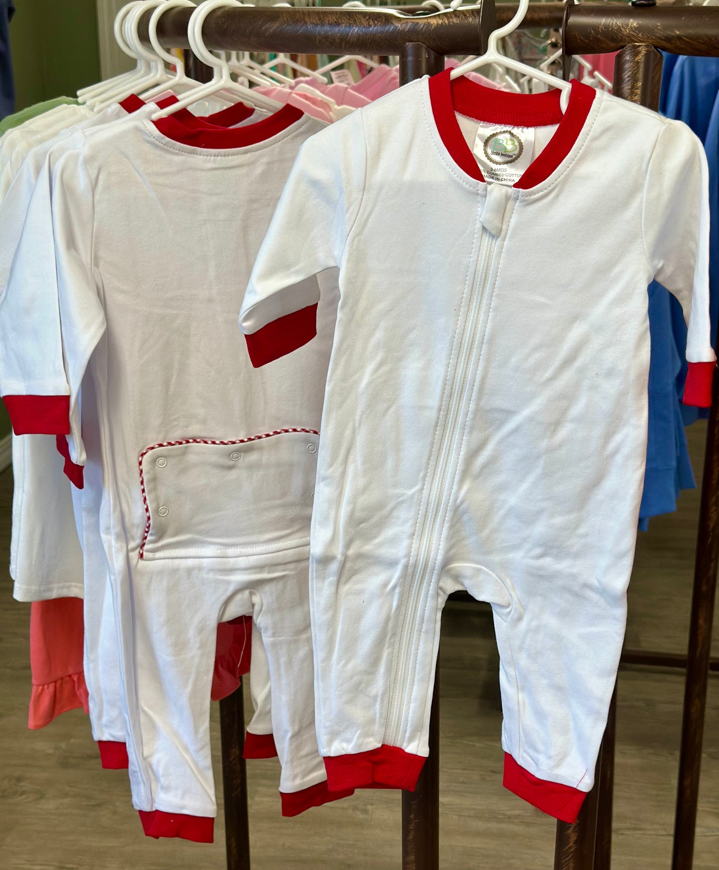 Unisex onesie with butt flap